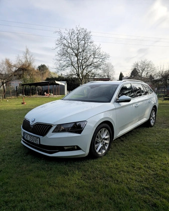 Skoda Superb cena 77700 przebieg: 171858, rok produkcji 2018 z Katowice małe 379